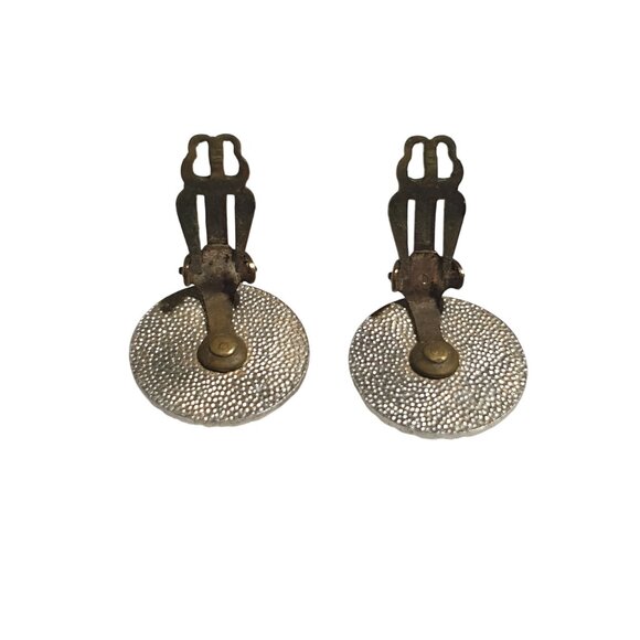 Vintage Mother Pearl Gold Tone Clip On Earrings Shell Plastic Costume Mom Gift - Picture 3 of 4